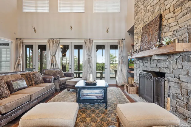 $2,595,000 | 2538 County Road 223, Floresville, TX 78114