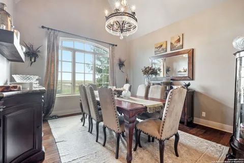 $2,595,000 | 2538 County Road 223, Floresville, TX 78114