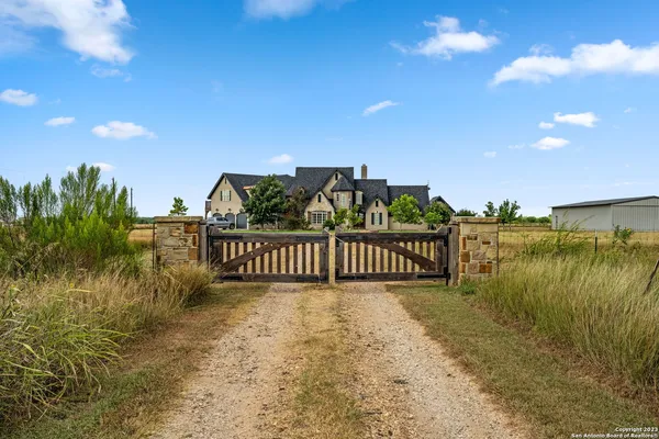 $2,499,000 | 2538 County Road 223, Floresville, TX 78114