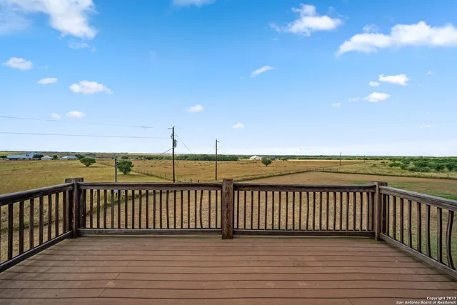 $2,595,000 | 2538 County Road 223, Floresville, TX 78114
