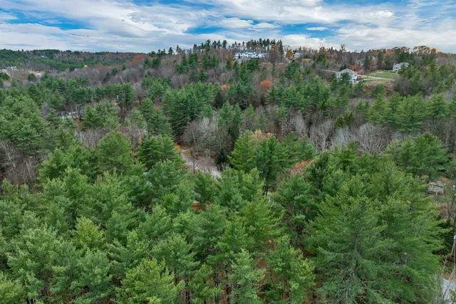 $550,000 | 24 Whippoorwill Lane, Bedford, NH 03110