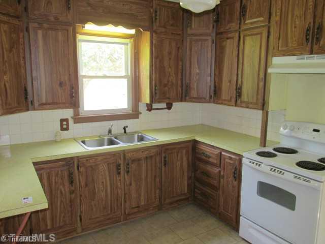 2660 Darrow Road Walkertown, NC 27051 - Photo 15 of 16 Cafeteria/Kitchen.