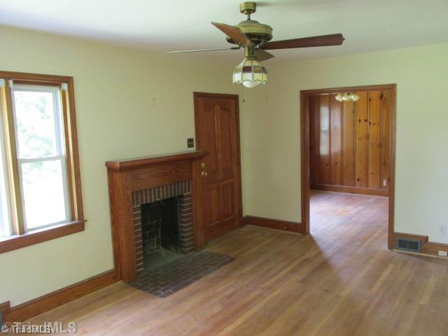 2660 Darrow Road Walkertown, NC 27051 - Photo 8 of 16 Den/Family/Great Room.