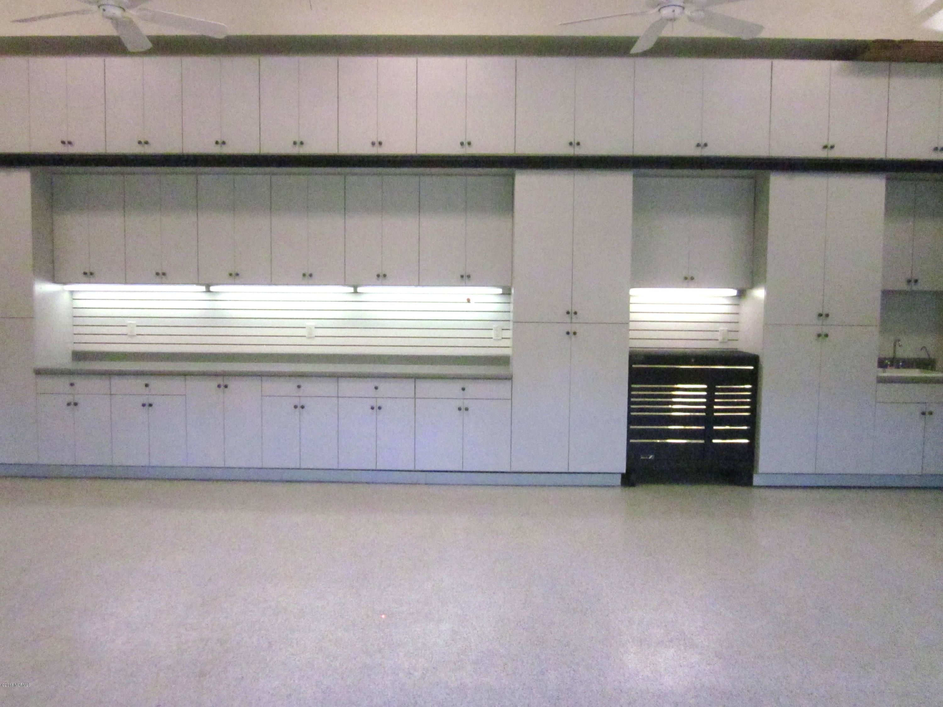 9200 Horseshoe Lake Road Southwest Calabash, NC 28467 - Photo 48 of 49 Garage - tool chest alcove