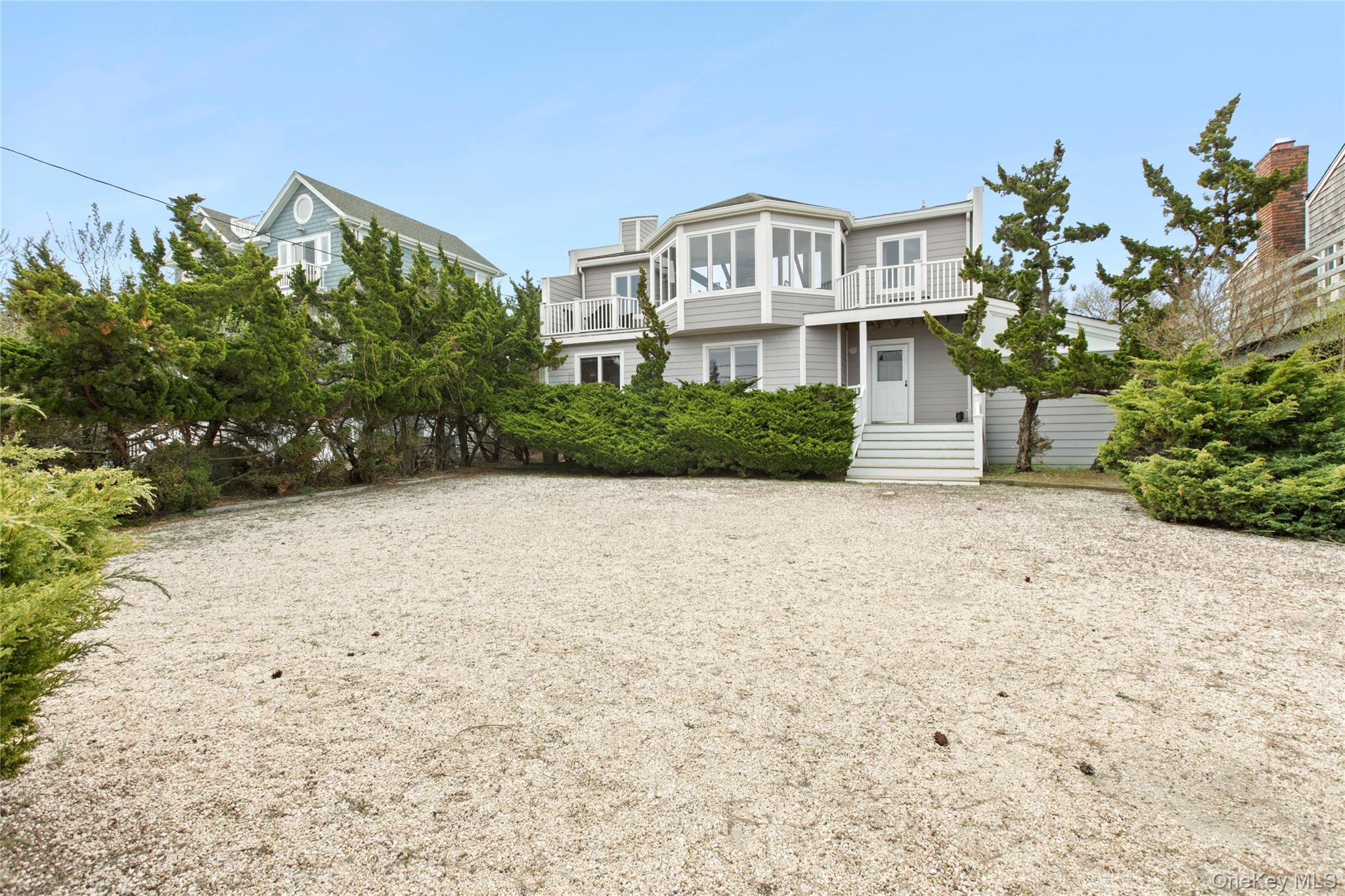 627 Dune Road Westhampton, NY 11978 - Photo 2 of 27