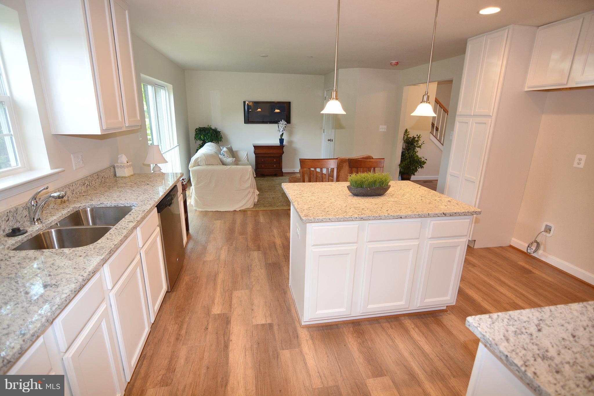 959 Point Pleasant Road Glen Burnie, MD 21060 - Photo 3 of 30 Kitchen