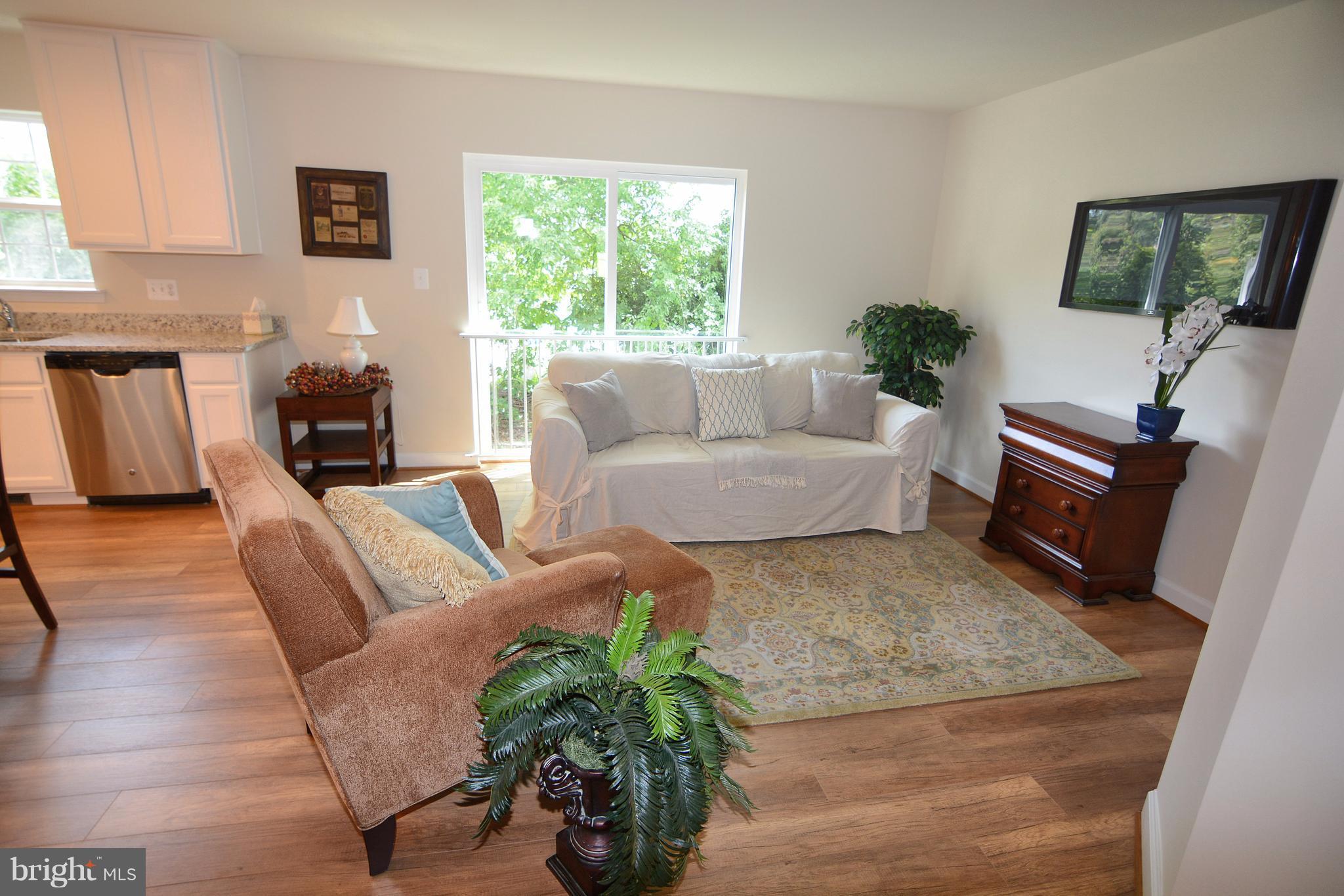 959 Point Pleasant Road Glen Burnie, MD 21060 - Photo 7 of 30 Family Room