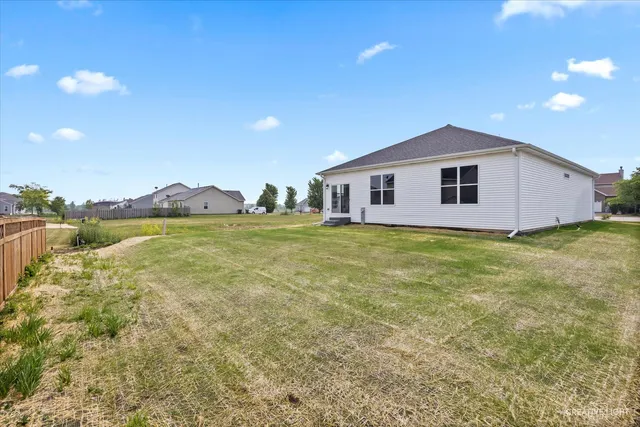 $354,900 | 324 North Blue Jay Street, Cortland, IL 60112