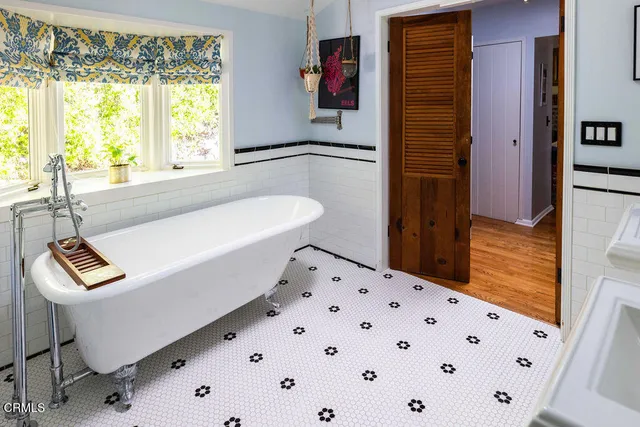 $12,995 | 4053 Cromwell Avenue, Los Angeles, CA 90027