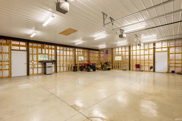 $329,900 | 9045 East Pine Road, Bloomfield, IN 47424