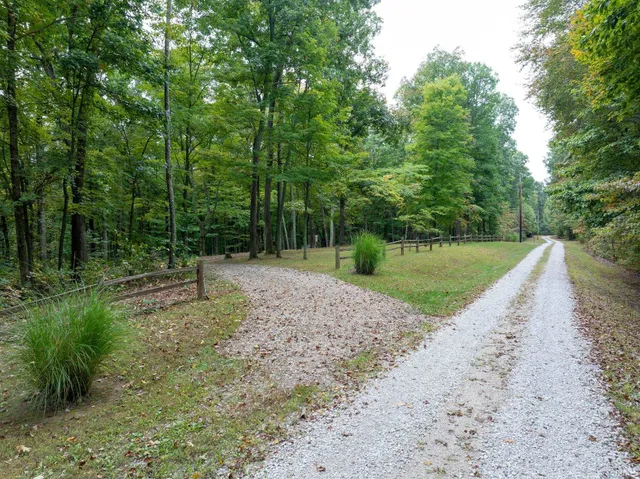 $329,900 | 9045 East Pine Road, Bloomfield, IN 47424