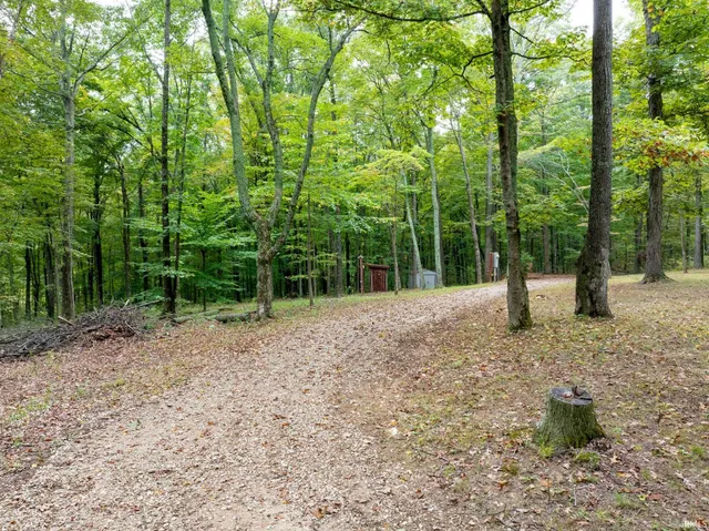 $329,900 | 9045 East Pine Road, Bloomfield, IN 47424