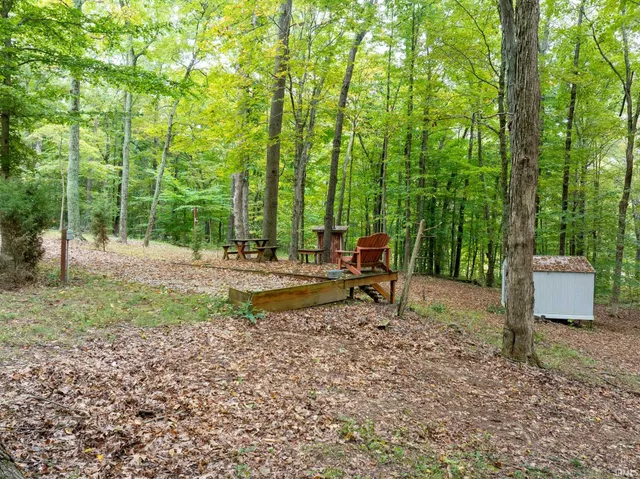 $329,900 | 9045 East Pine Road, Bloomfield, IN 47424