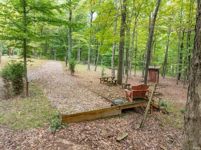 $329,900 | 9045 East Pine Road, Bloomfield, IN 47424