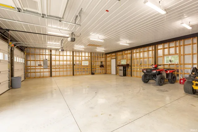 $329,900 | 9045 East Pine Road, Bloomfield, IN 47424