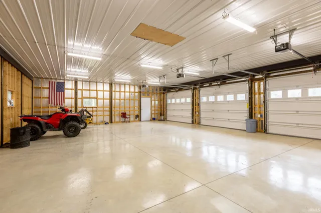 $329,900 | 9045 East Pine Road, Bloomfield, IN 47424