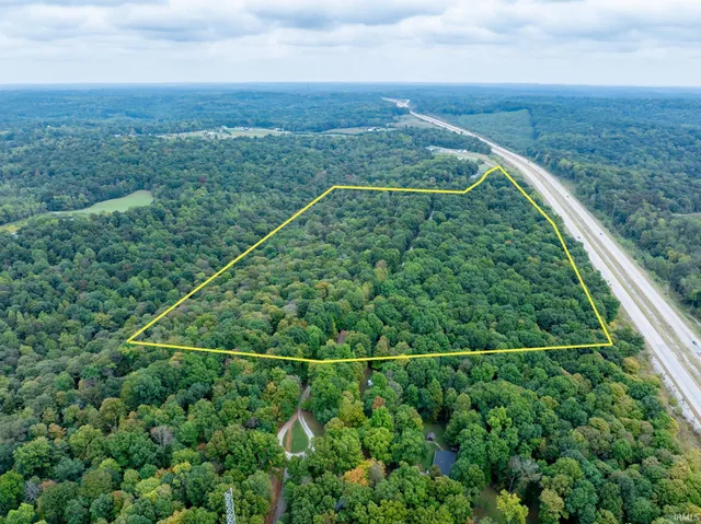 $329,900 | 9045 East Pine Road, Bloomfield, IN 47424