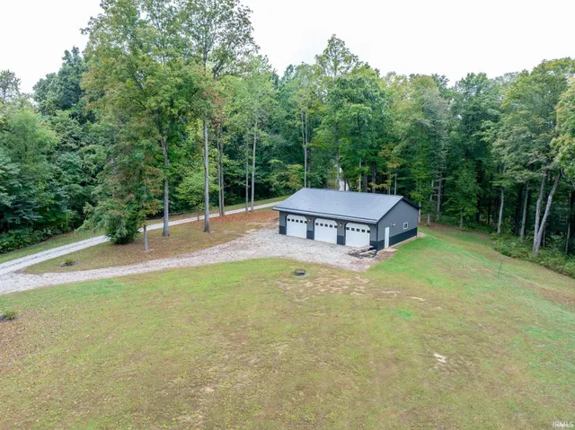 $329,900 | 9045 East Pine Road, Bloomfield, IN 47424