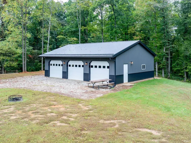 $329,900 | 9045 East Pine Road, Bloomfield, IN 47424