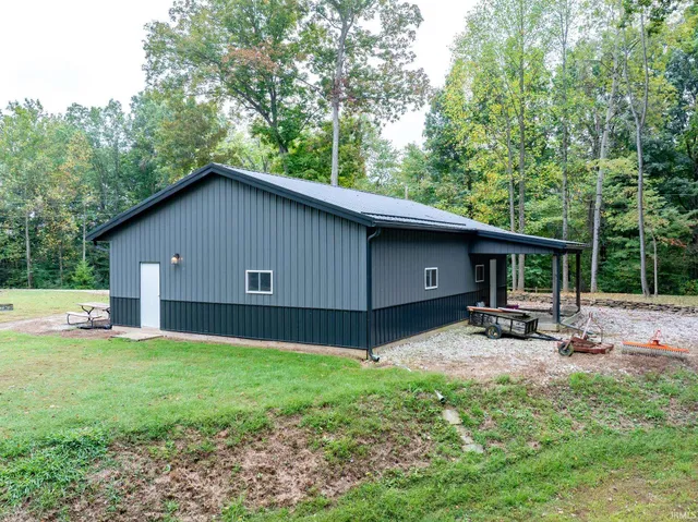 $329,900 | 9045 East Pine Road, Bloomfield, IN 47424