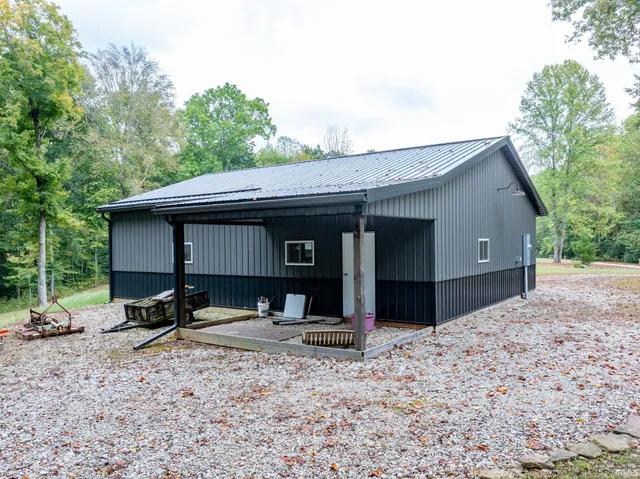 $329,900 | 9045 East Pine Road, Bloomfield, IN 47424