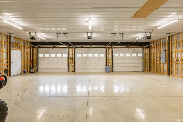 $329,900 | 9045 East Pine Road, Bloomfield, IN 47424