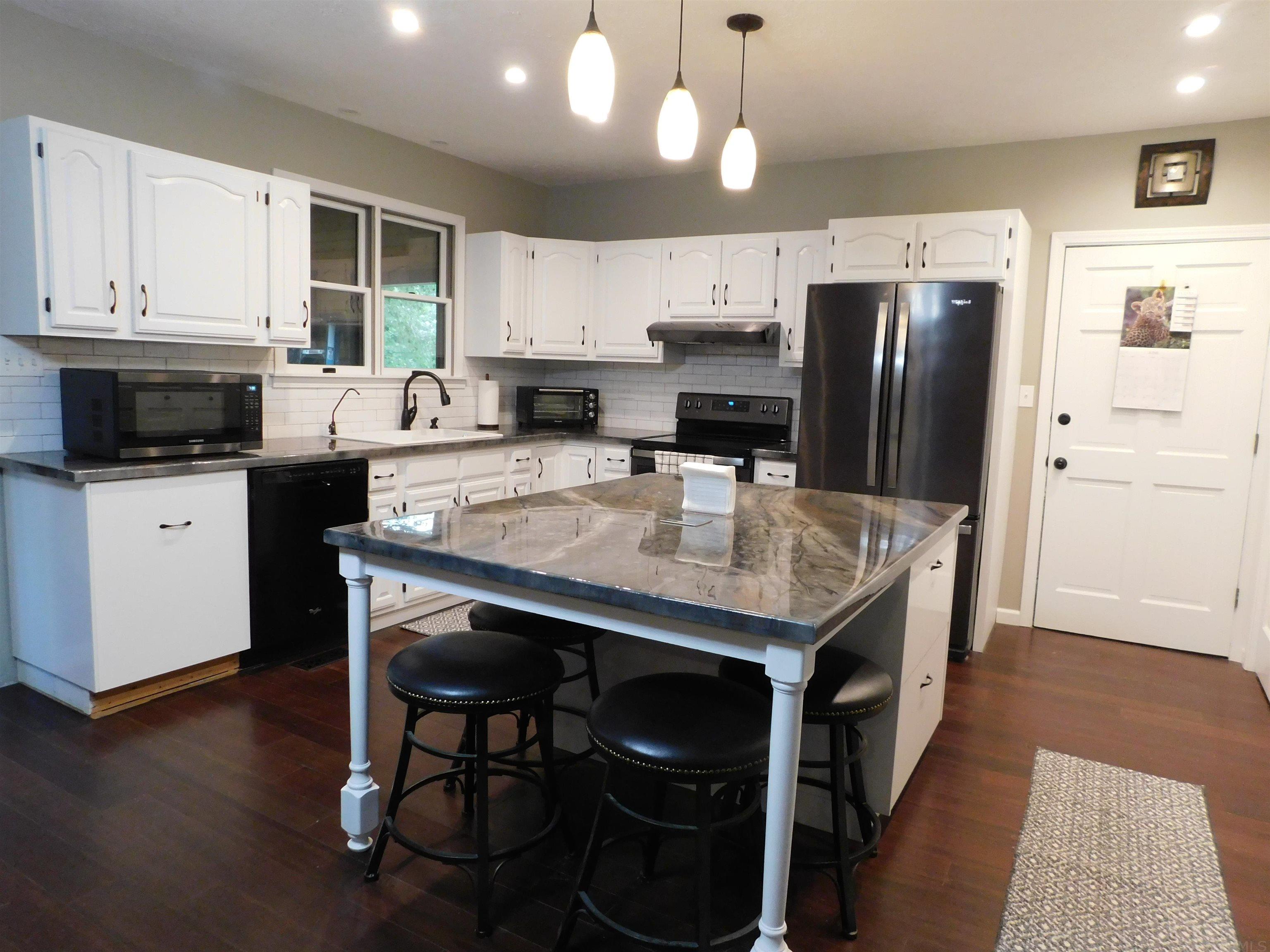 812 Heltonville Road East Bedford, IN 47421 - Photo 5 of 17 Gallery Image 5