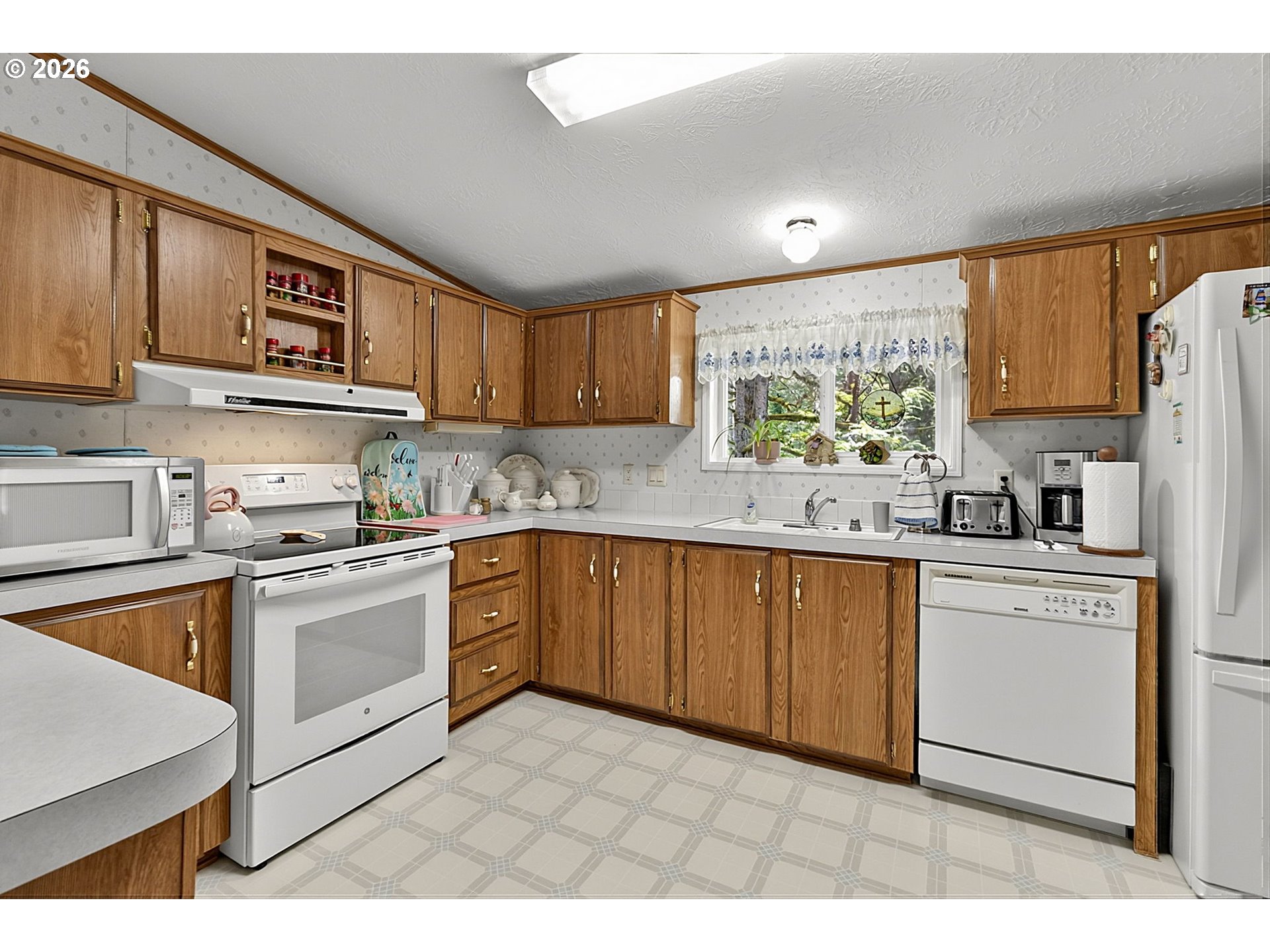 94998 Spring Valley Lane Marcola, OR 97454 - Photo 13 of 38