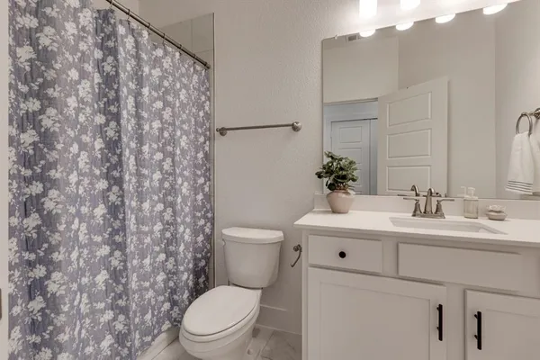 $359,900 | 10820 Eva Mae Blvd., Grand Prairie, TX 76065