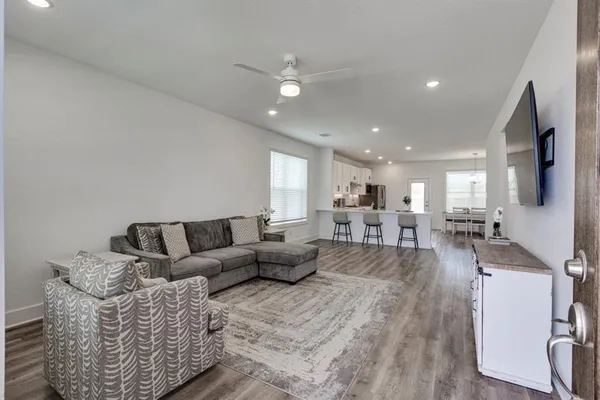 $359,900 | 10820 Eva Mae Blvd., Grand Prairie, TX 76065