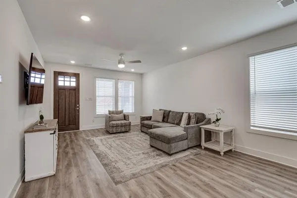 $359,900 | 10820 Eva Mae Blvd., Grand Prairie, TX 76065