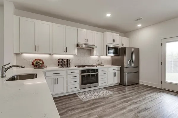 $359,900 | 10820 Eva Mae Blvd., Grand Prairie, TX 76065