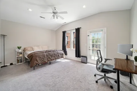$4,900 | 1923 West Erie Street, Chicago, IL 60622