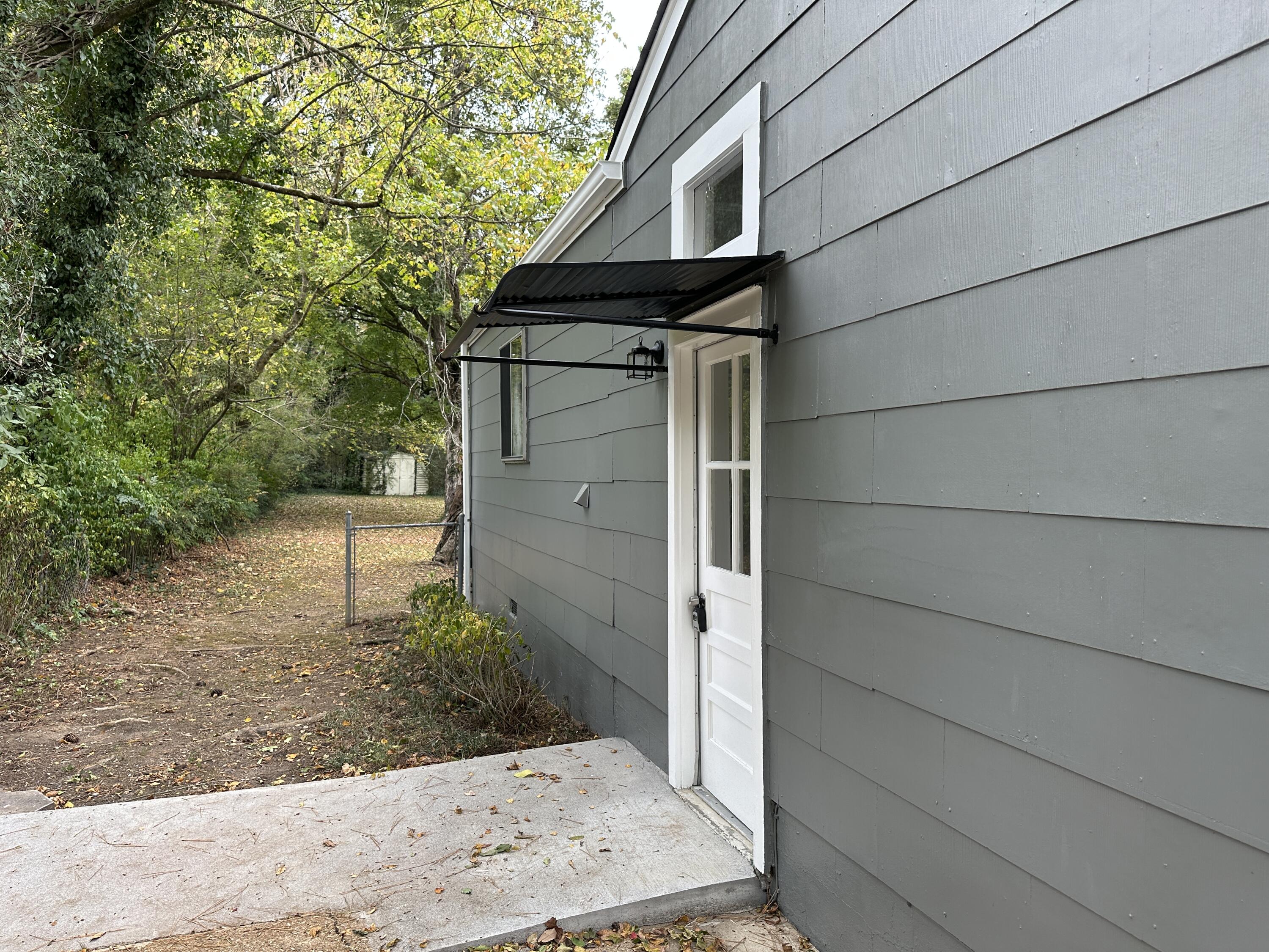 939 Julian Road Chattanooga, TN 37421 - Photo 20 of 22 Side Entrance