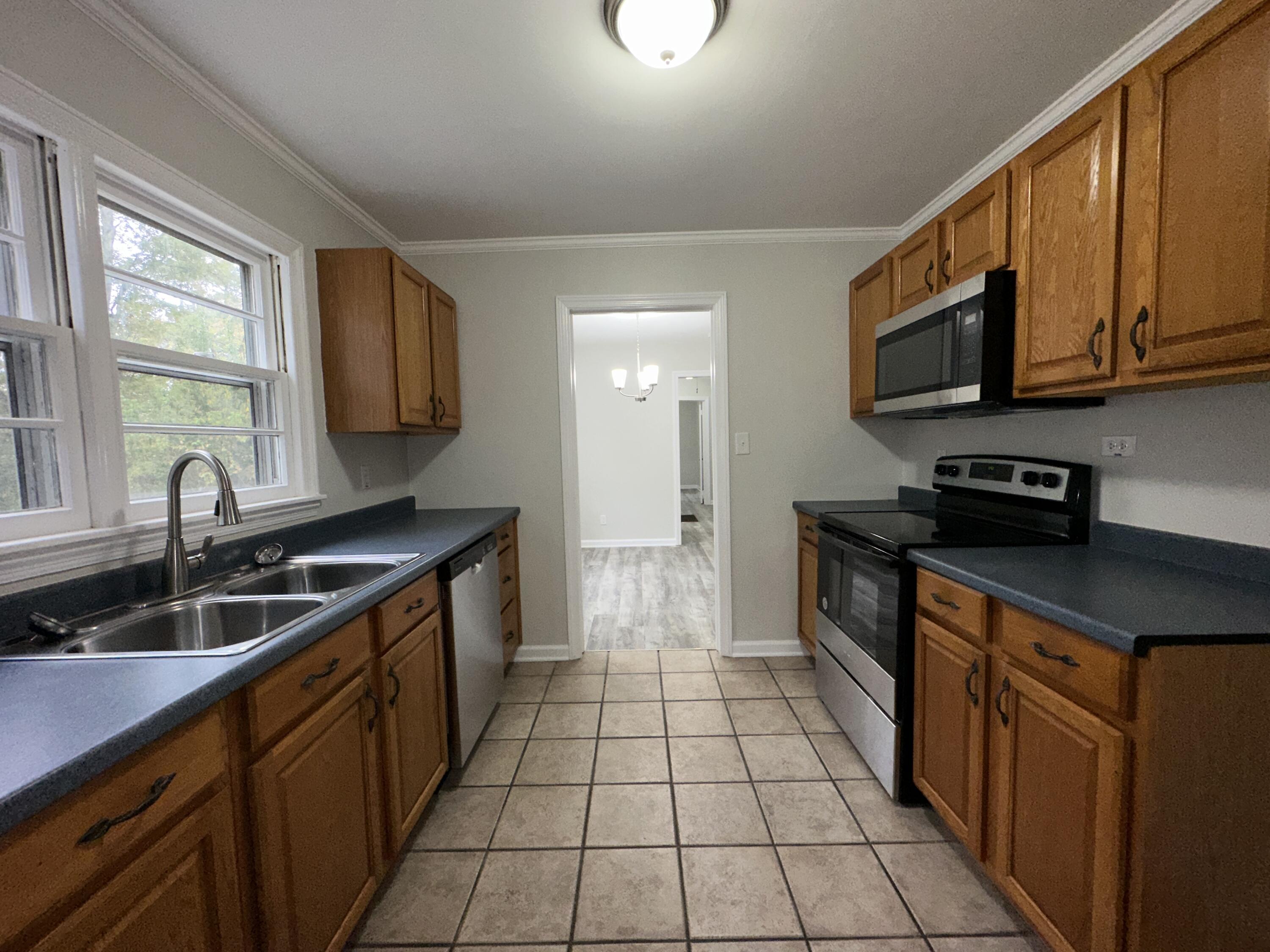939 Julian Road Chattanooga, TN 37421 - Photo 6 of 22 Kitchen to Dining Room
