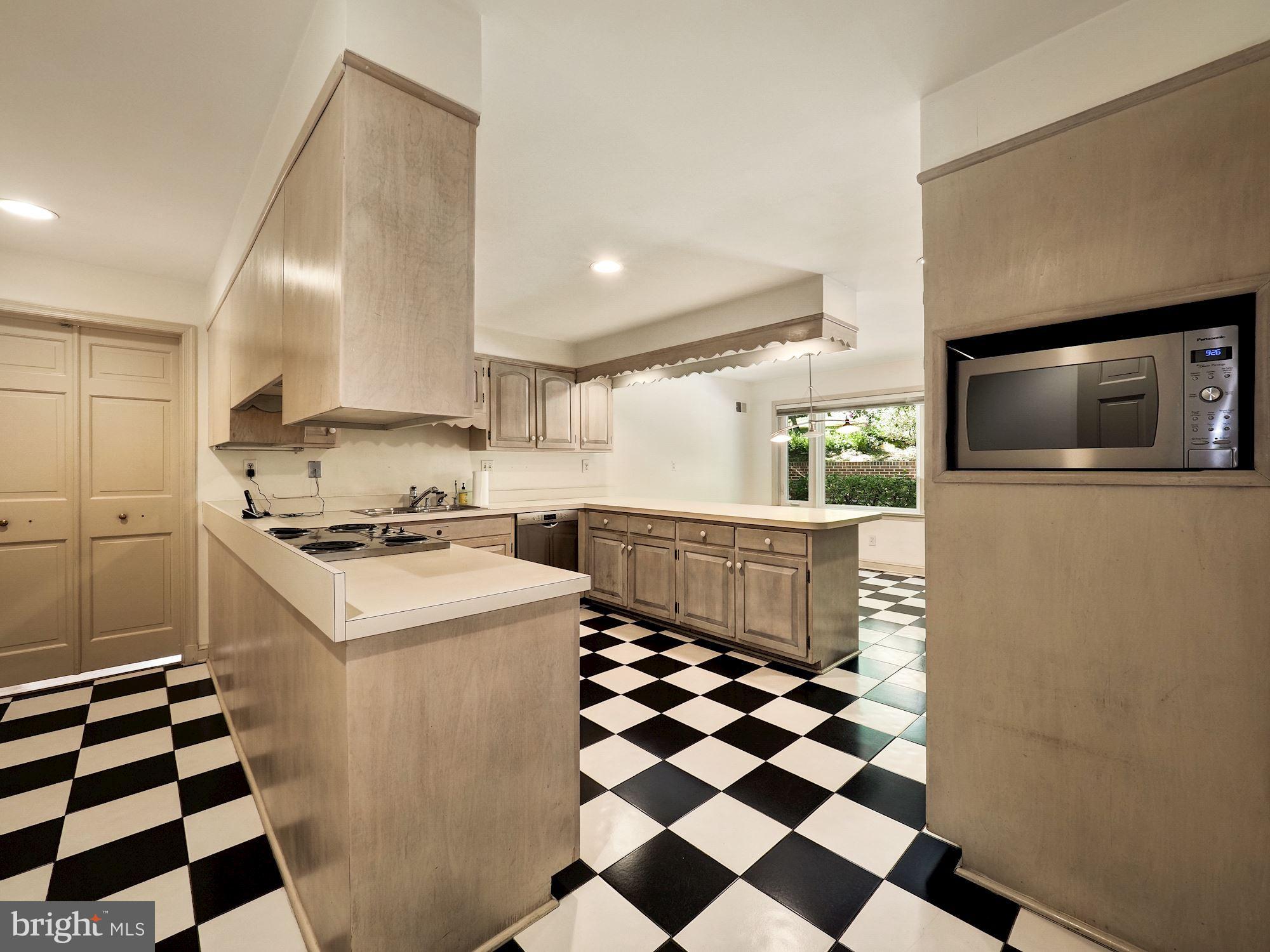 3 Willowbrook Court Potomac, MD 20854 - Photo 11 of 45