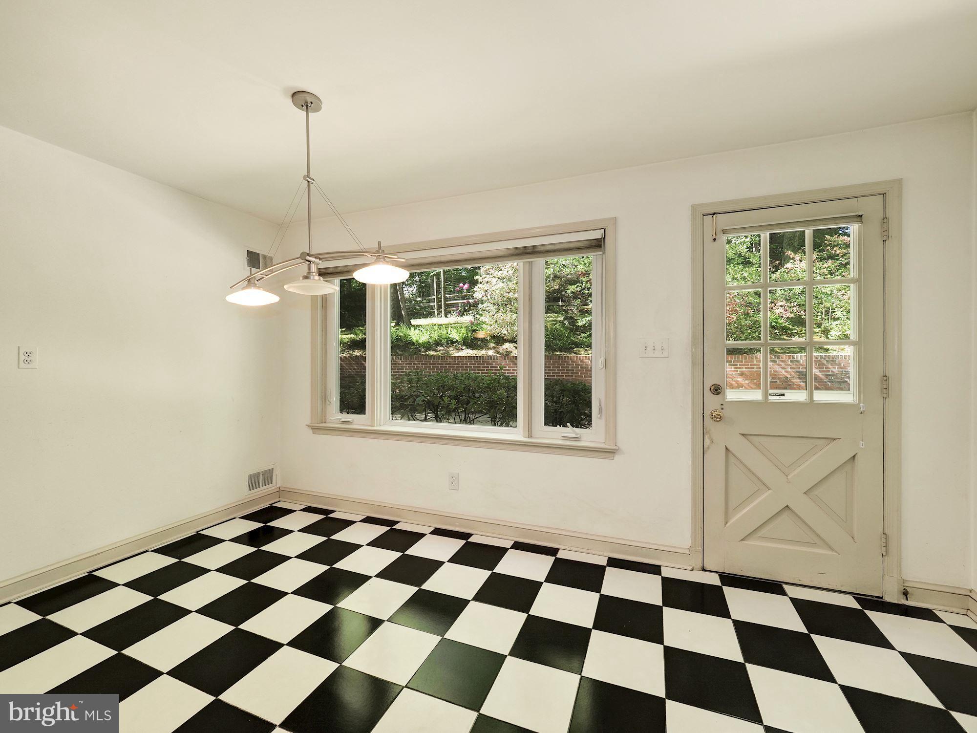 3 Willowbrook Court Potomac, MD 20854 - Photo 13 of 45