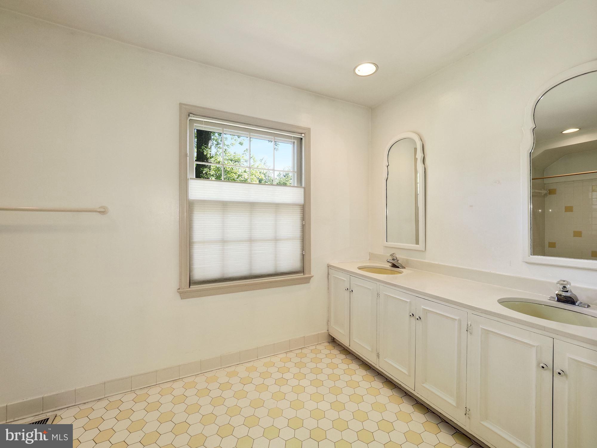 3 Willowbrook Court Potomac, MD 20854 - Photo 27 of 45