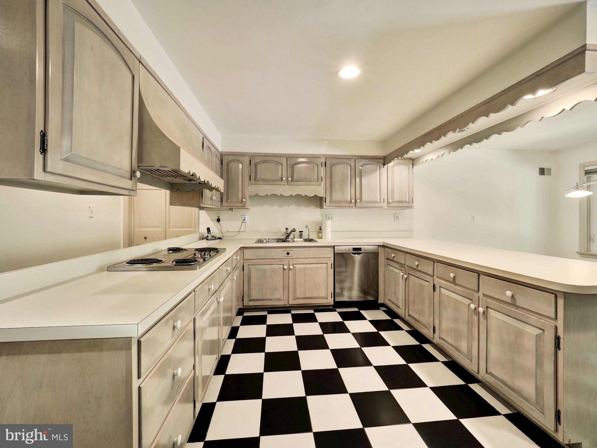 3 Willowbrook Court Potomac, MD 20854 - Photo 10 of 45