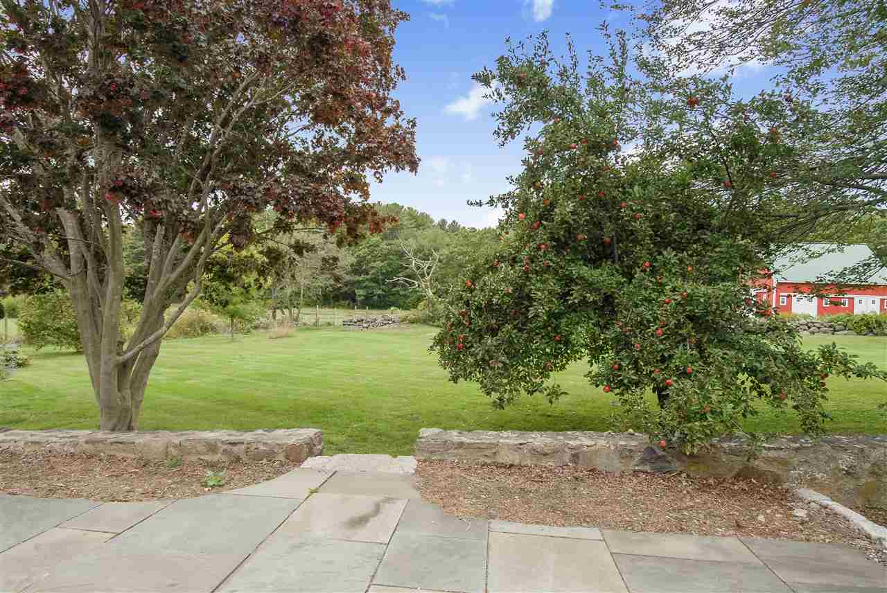 495 Brackett Road Rye, NH 03870 - Photo 2 of 32