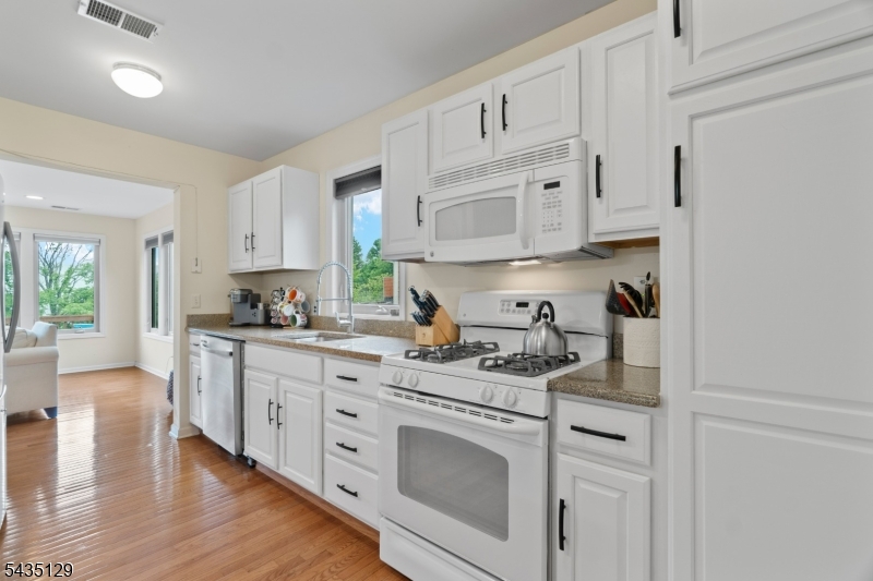 1 Wimbledon Drive, Unit 3 Vernon, NJ 07462 - Photo 13 of 47