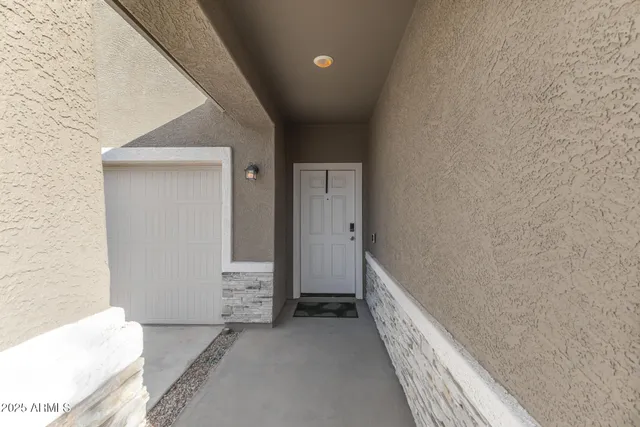 $2,750 | 8133 South 64th Lane, Laveen, AZ 85339