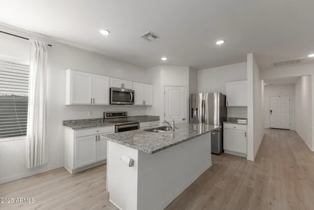 $2,750 | 8133 South 64th Lane, Laveen, AZ 85339