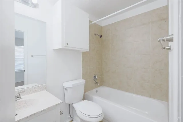 $870 | 2323 Wells Branch Parkway, Unit F104, Austin, TX 78728