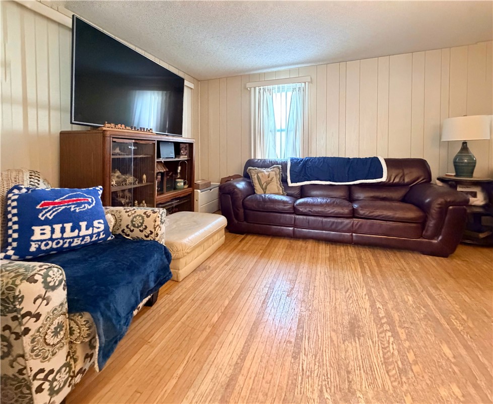 46 Fleming Street Rochester, NY 14612 - Photo 3 of 14 Gallery Image 3