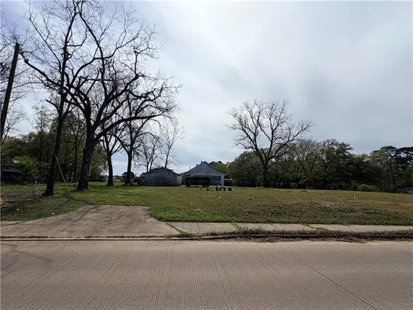 $25,000 | 1415 Singer Drive, Pineville, LA 71360