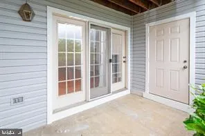 $2,200 | 7504 Ashby Lane, Unit B, Alexandria, VA 22315