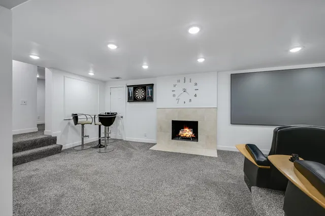 $2,400,000 | 19860 Cottagewood Road, Deephaven, MN 55331