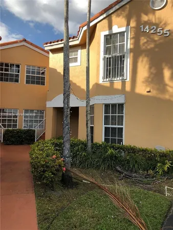 $3,000 | 14255 Southwest 57th Lane, Unit 86, Miami, FL 33183