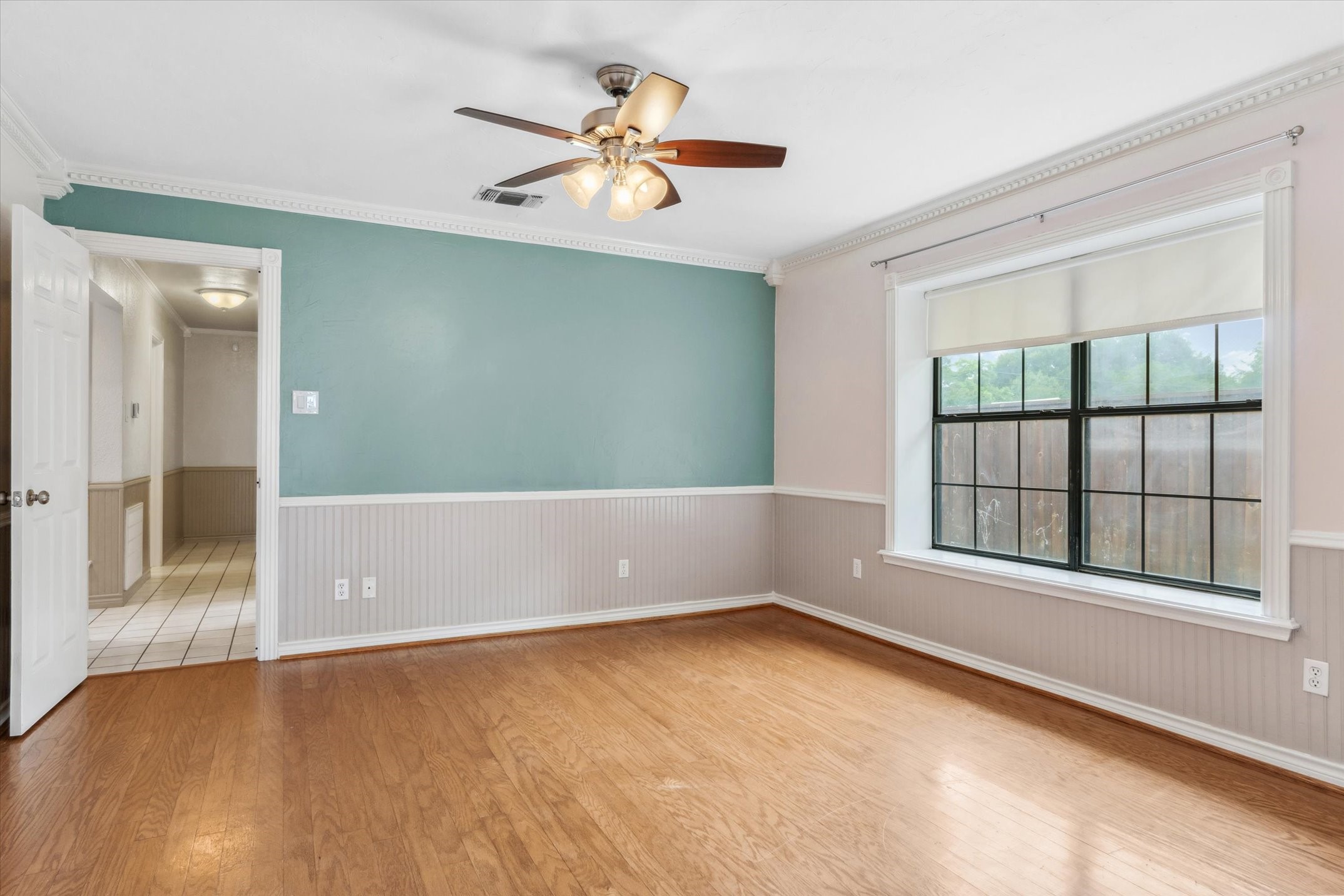 302 Erwin Street Edgewood, TX 75117 - Photo 20 of 40 a view of an empty room with a window
